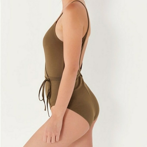 Out from under, olive bodysuit size M - Picture 3 of 3